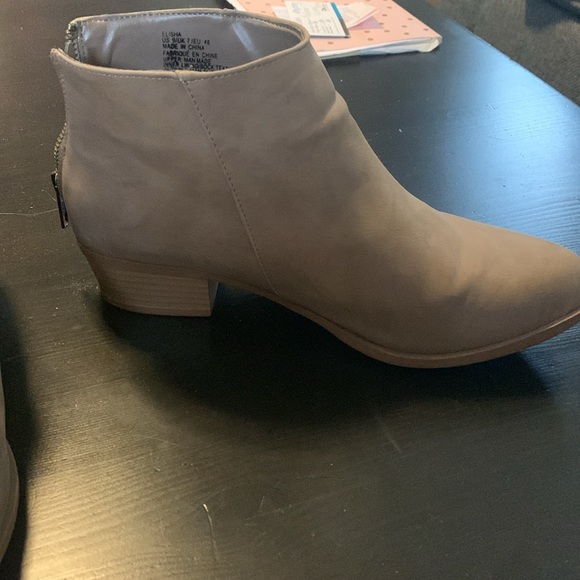 booties - Picture 2 of 2